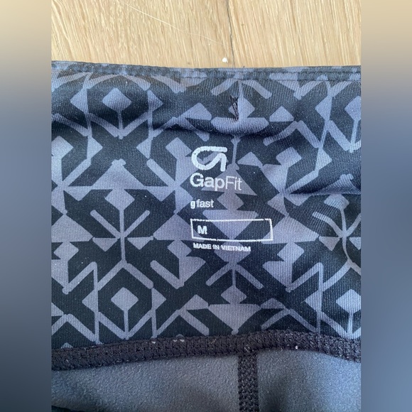 GapFit Gfast athletic leggings size M. - Picture 4 of 7